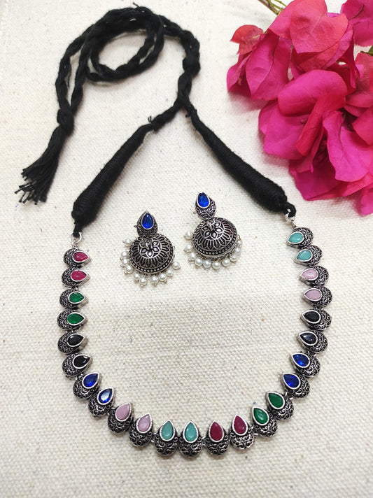 Oxidised neckpiece