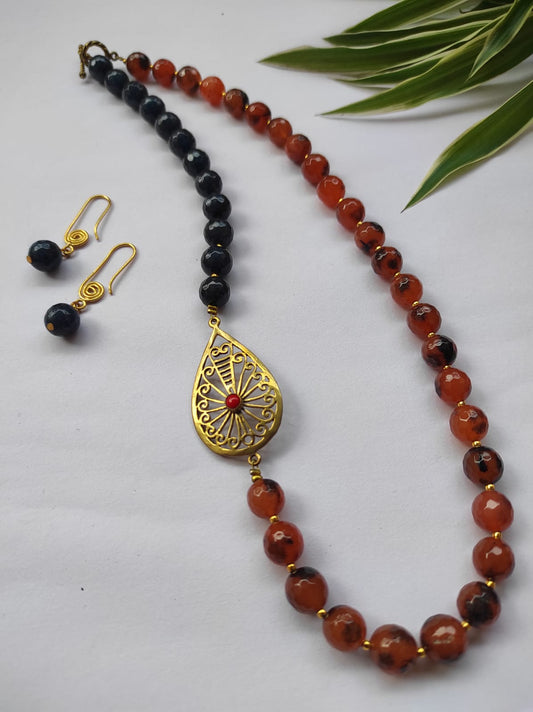 Semi prisious stone neckpiece
