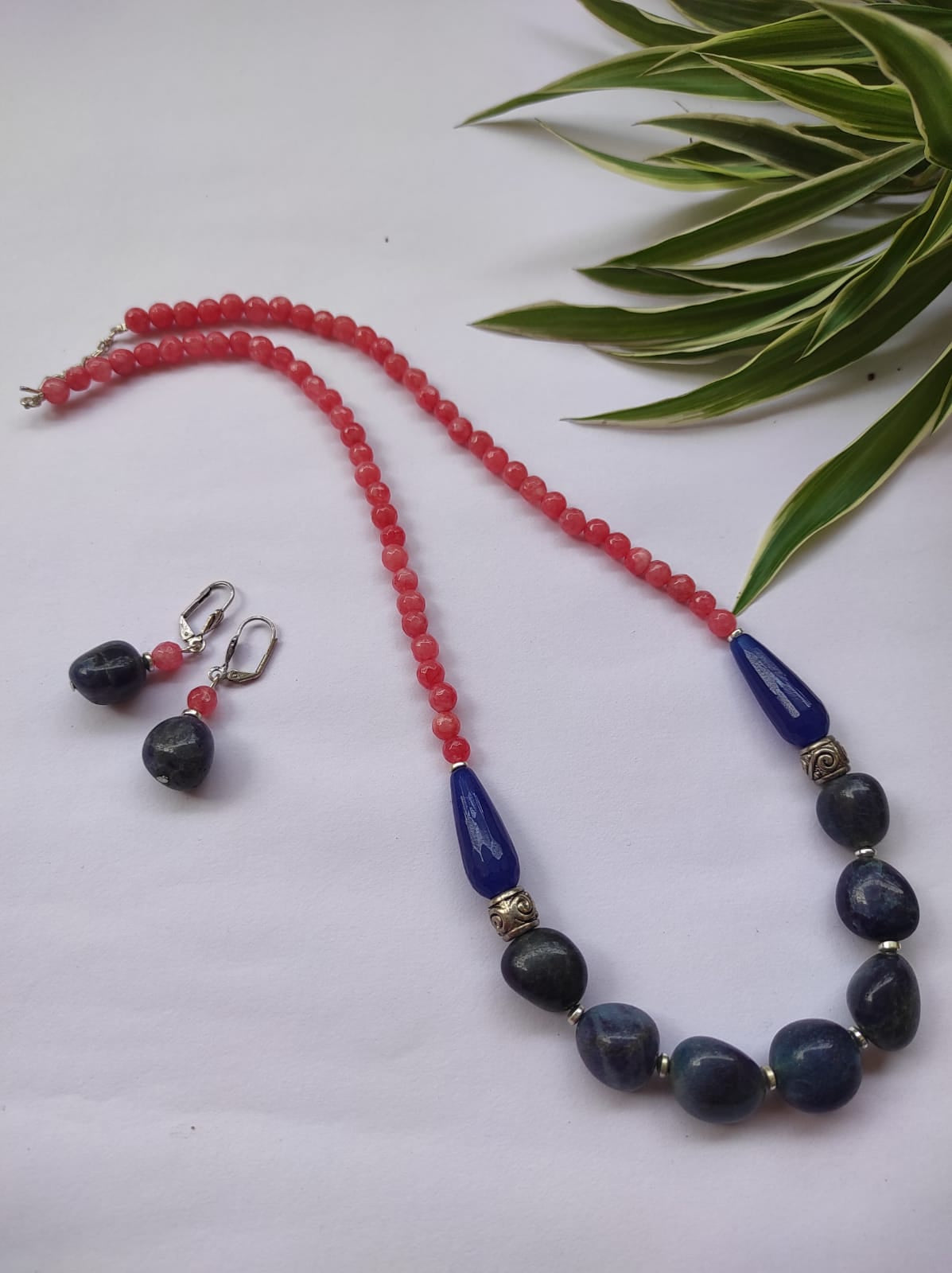 Tumble beads neckpiece